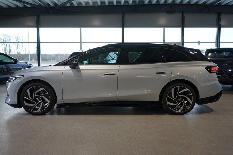 VW ID.7 77 Style Tourer 5d