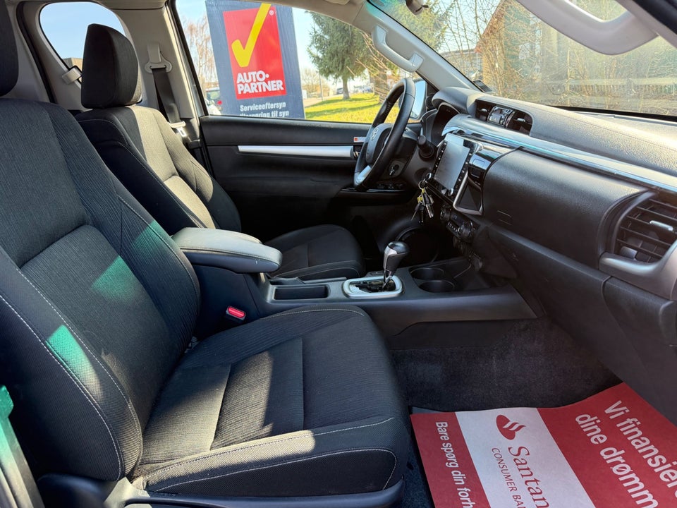 Toyota HiLux 2,8 D T3 Ex.Kab aut. 4d