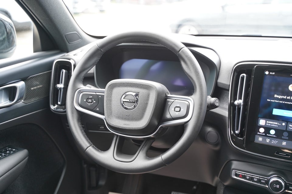 Volvo EX40 Extended Range Black Edition 5d