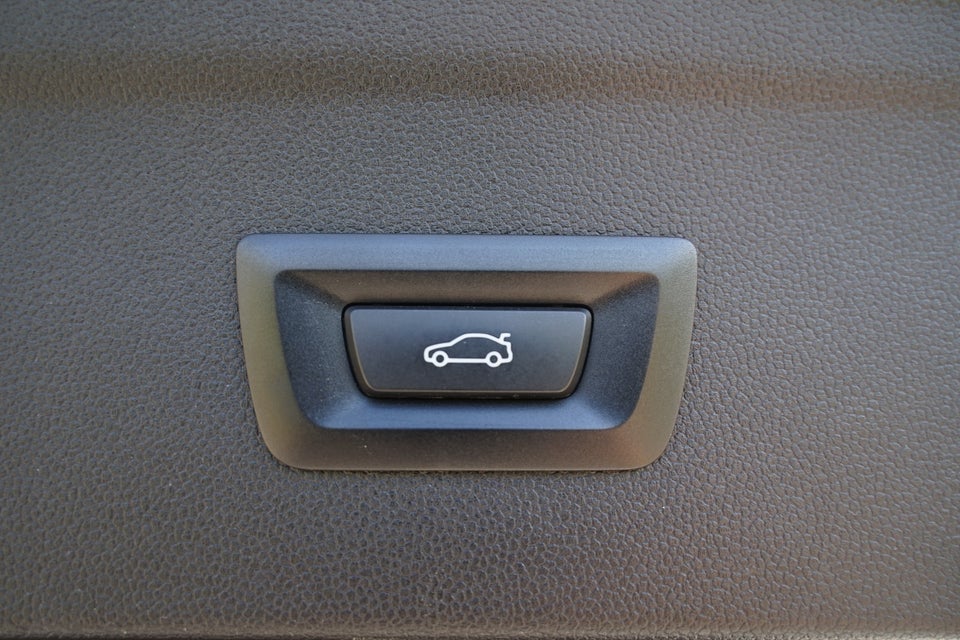 BMW iX xDrive40 Fully Charged Sport 5d