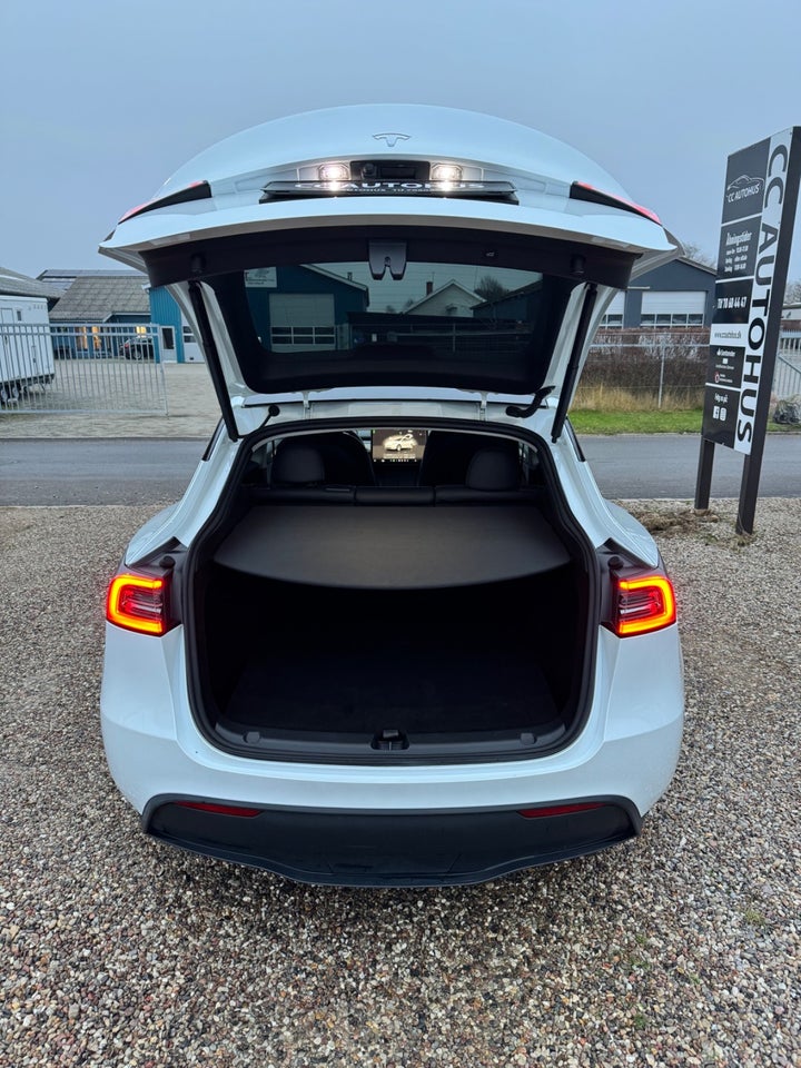 Tesla Model Y RWD 5d