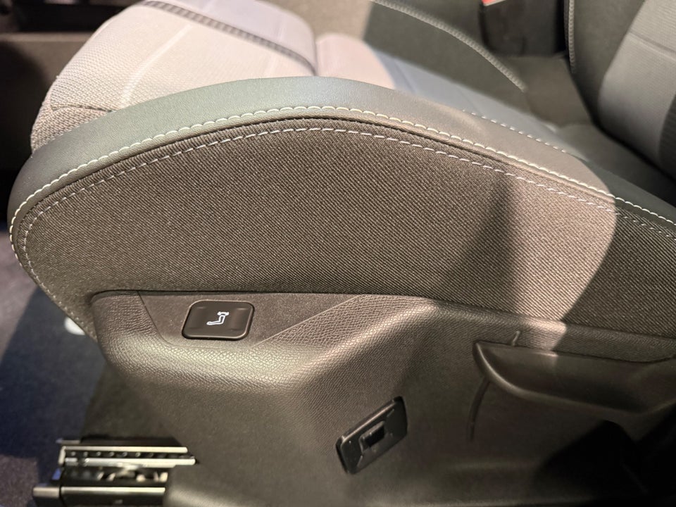 Opel Grandland-e 73 GS Sky 5d