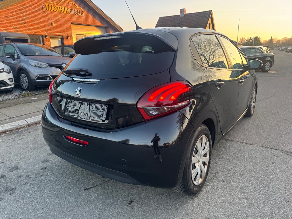 Peugeot 208 1,6 BlueHDi 100 Envy Sky 5d