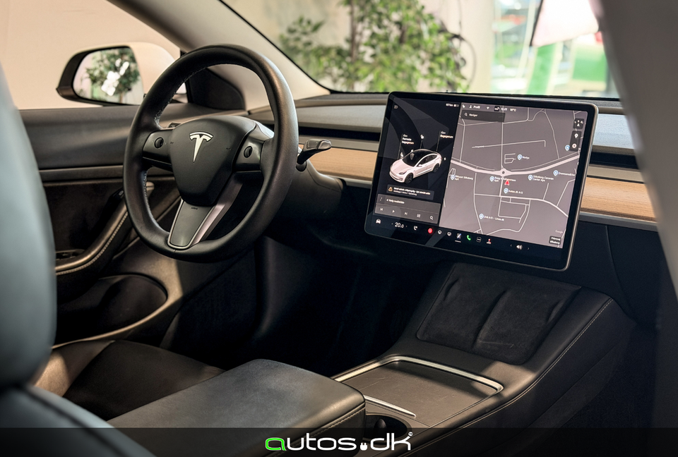 Tesla Model 3 Standard Range+ RWD 4d