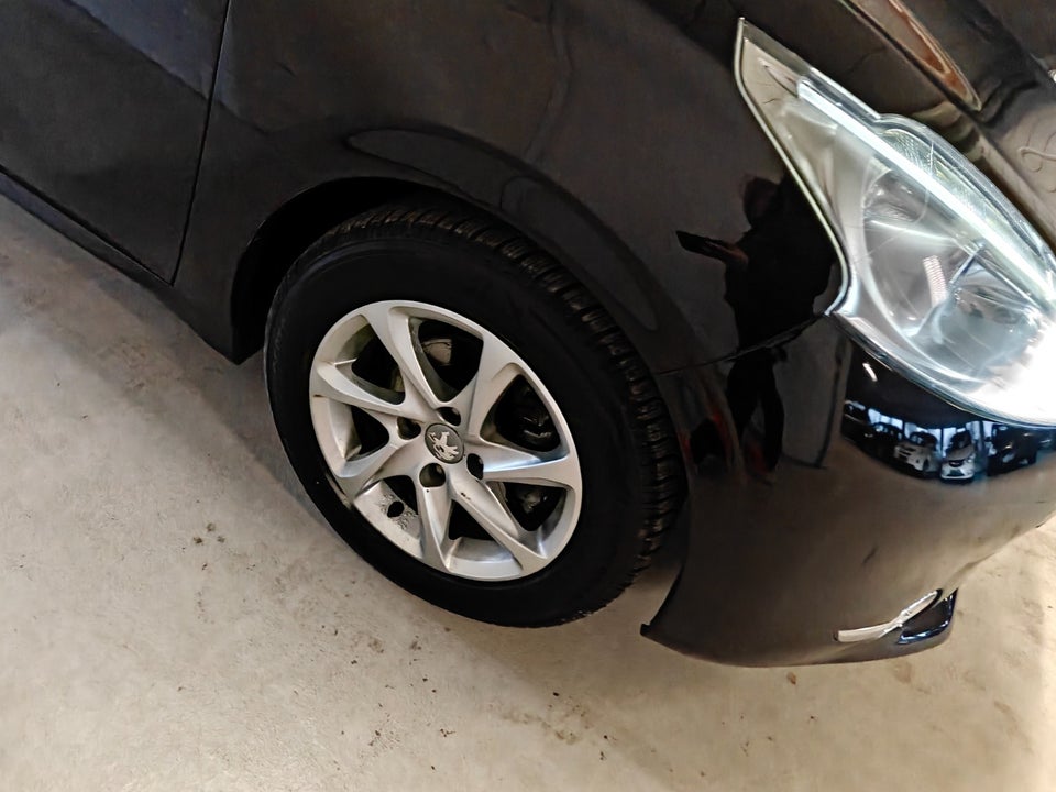 Peugeot 208 1,2 VTi Allure 5d