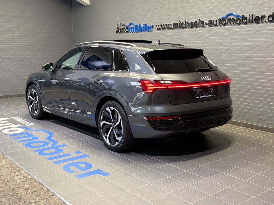Audi Q8 e-tron 55 S-line quattro 5d