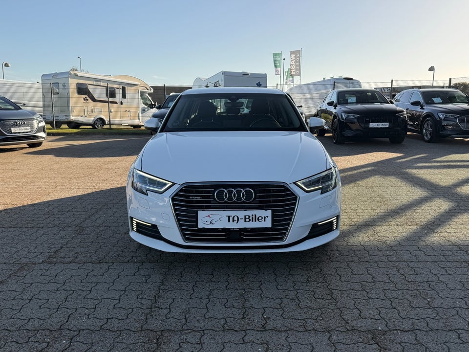 Audi A3 1,4 e-tron Sportback S-tr. 5d