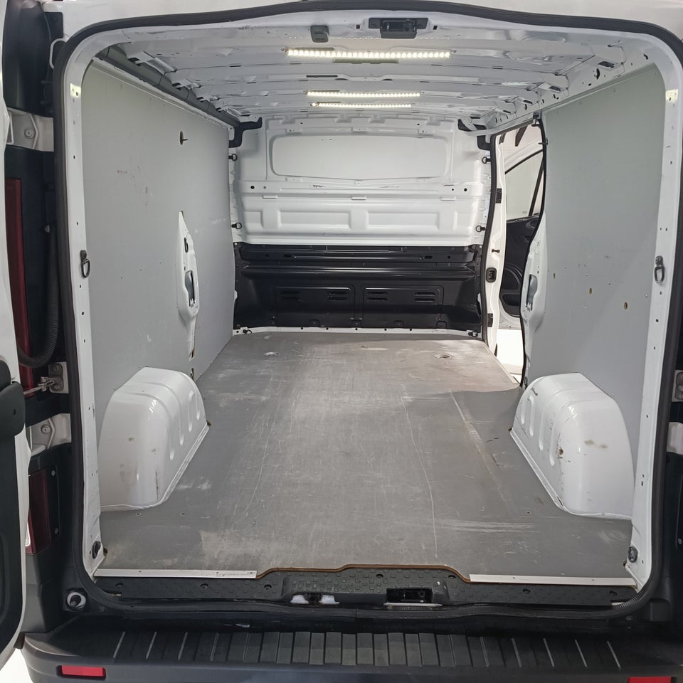Renault Trafic T29 2,0 dCi 120 L2H1