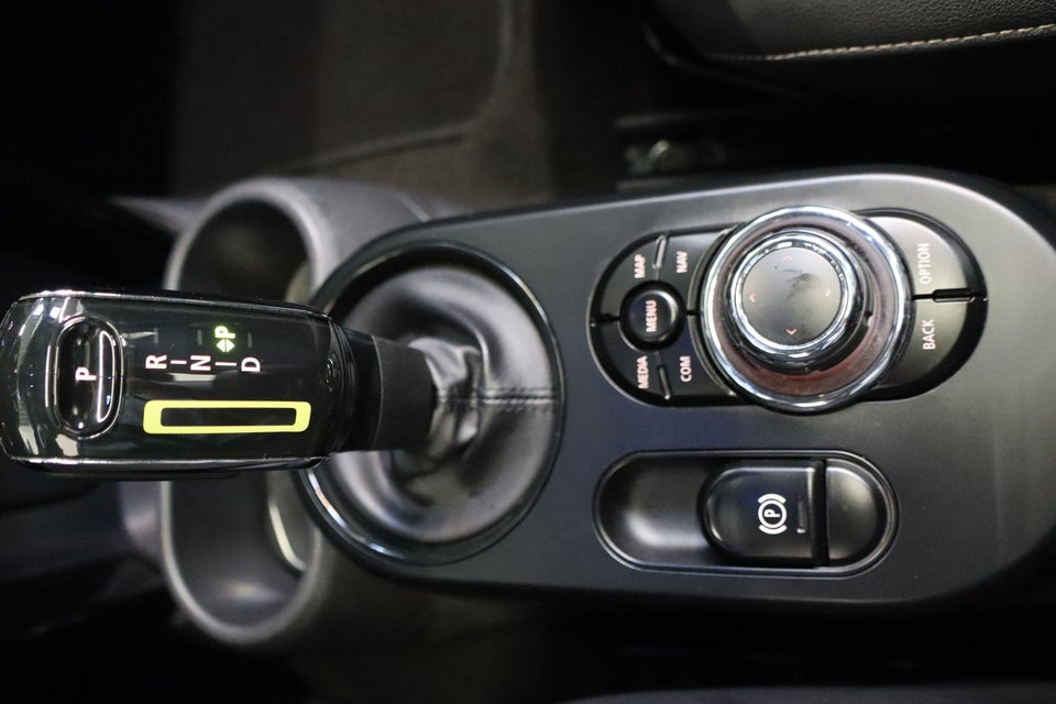 MINI Cooper SE Camden Edition 3d