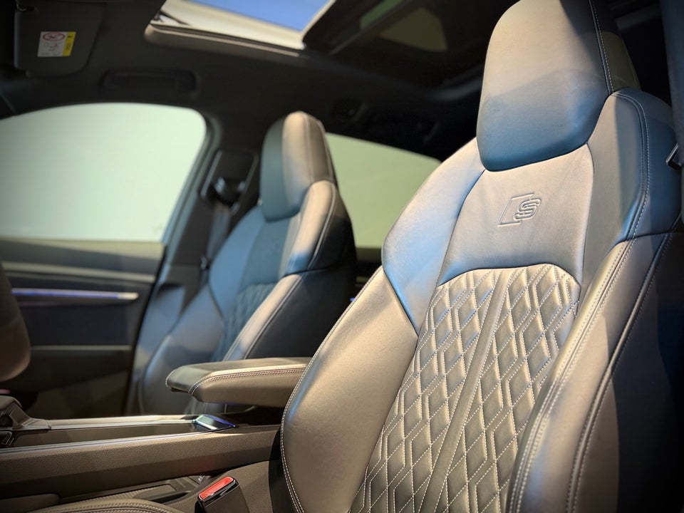Audi e-tron S quattro 5d