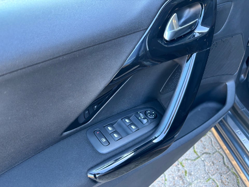 Peugeot 208 1,6 BlueHDi 100 Allure Sky 5d