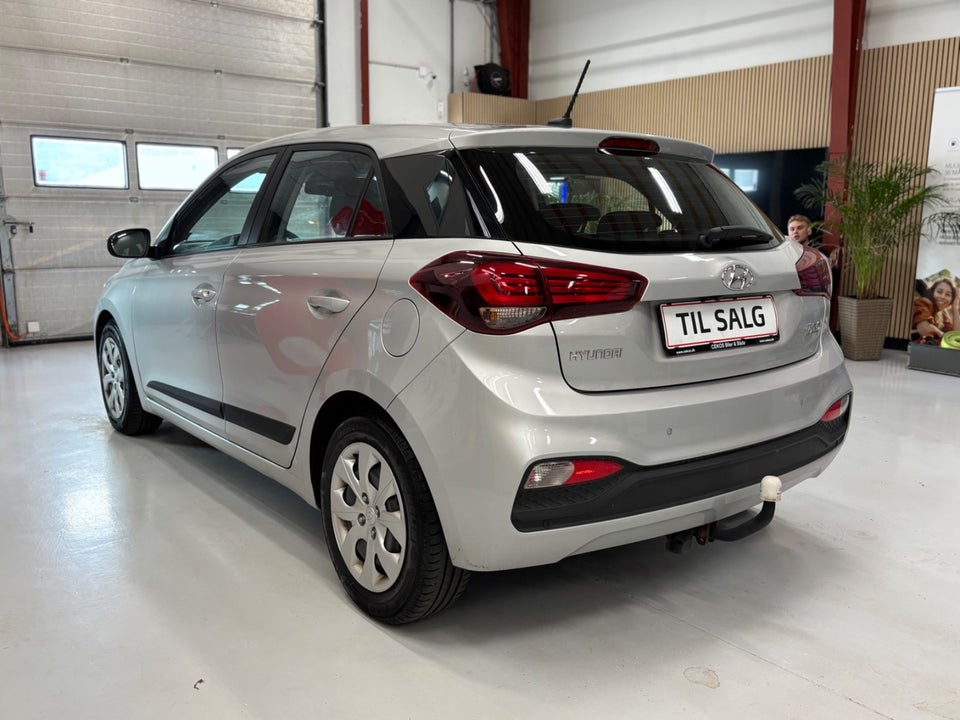 Hyundai i20 1,0 T-GDi Essential DCT 5d