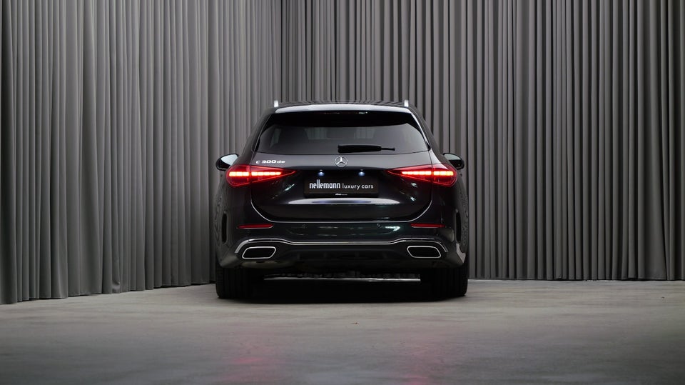 Mercedes C300 de 2,0 AMG Line stc. aut. 5d