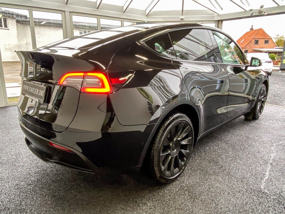 Tesla Model Y Long Range AWD 5d