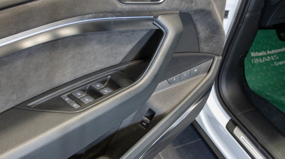 Audi e-tron 55 S-line Sportback quattro 5d