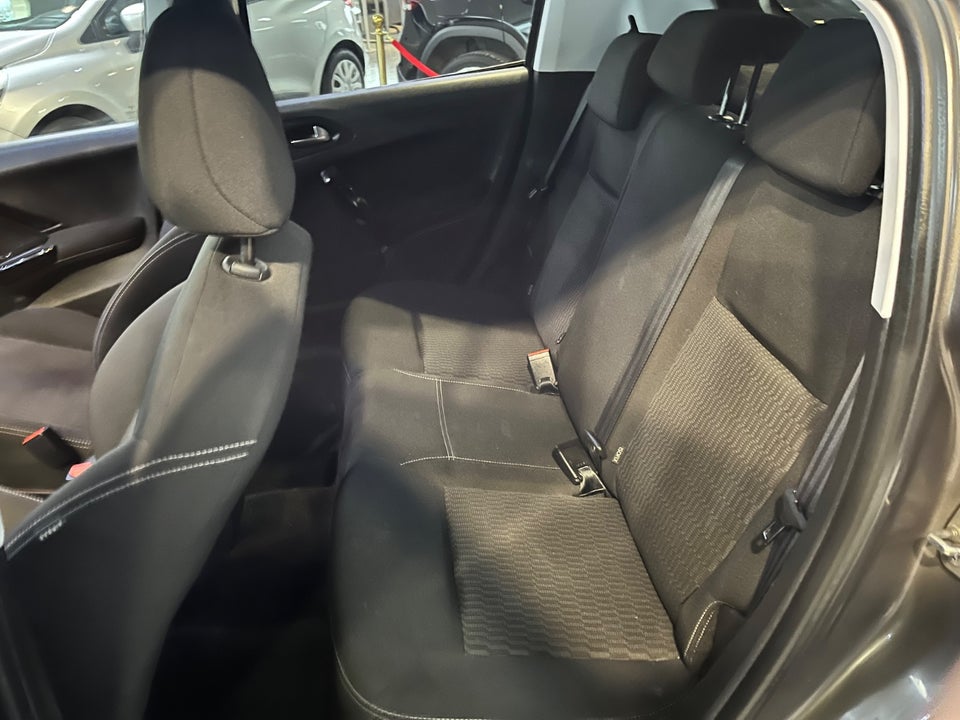 Peugeot 208 1,6 BlueHDi 100 Desire 5d