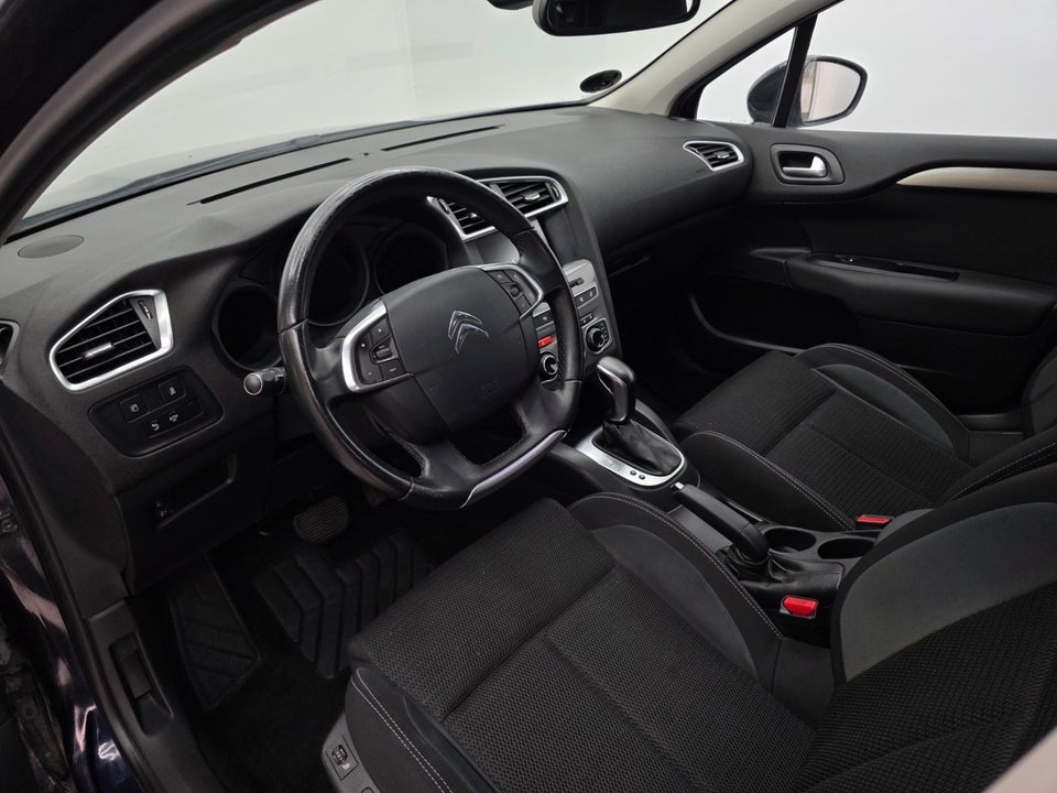 Citroën C4 1,6 BlueHDi 120 Challenge EAT6 5d