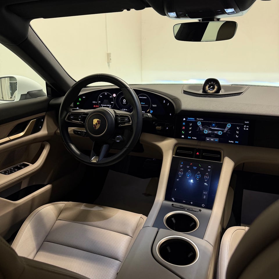 Porsche Taycan Performance+ Sport Turismo 5d