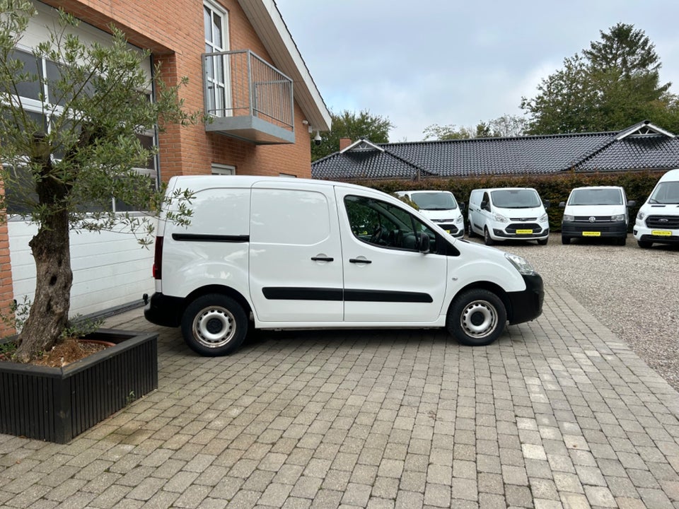 Peugeot Partner 1,6 BlueHDi 100 L1 Premium Van 5d