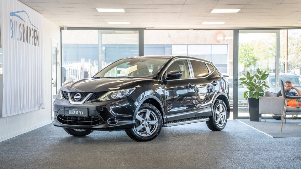 Nissan Qashqai 1,6 Dig-T 163 Acenta 5d