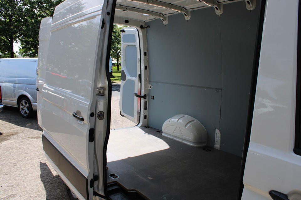 VW Crafter 35 2,0 TDi 177 Kassevogn L3H2 aut.