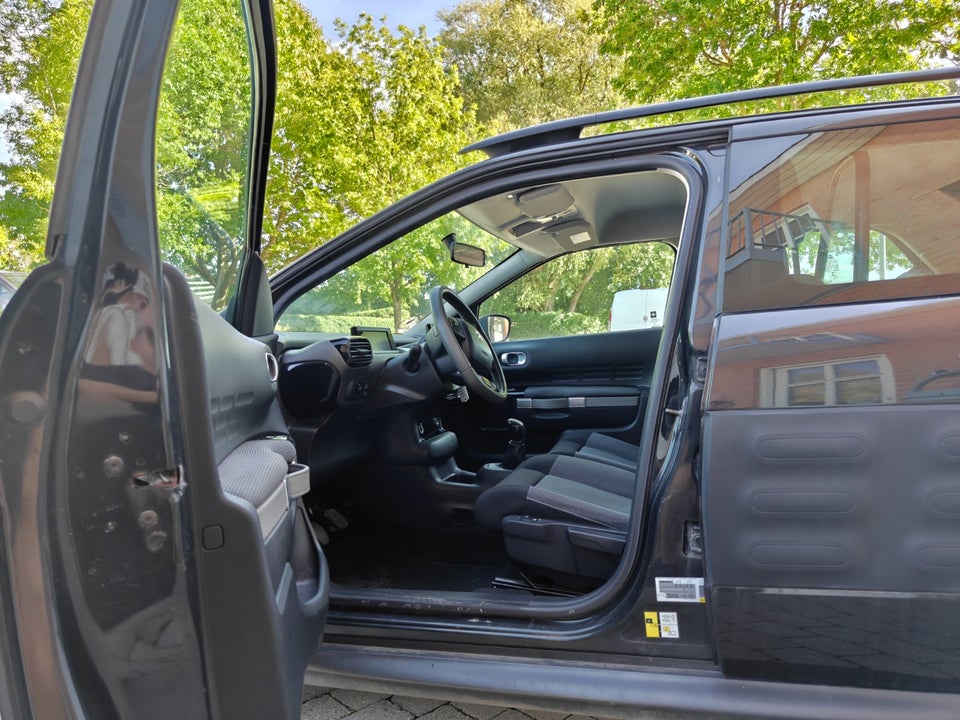 Citroën C4 Cactus 1,6 BlueHDi 100 Shine Van 5d