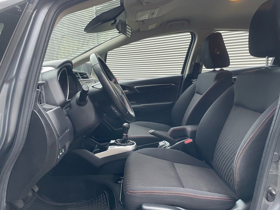 Honda Jazz 1,5 i-VTEC Dynamic 5d