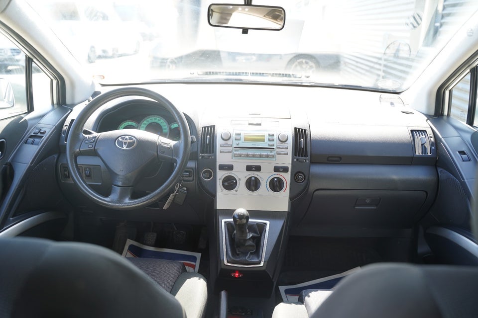 Toyota Corolla Verso 1,8 Terra 7prs 5d