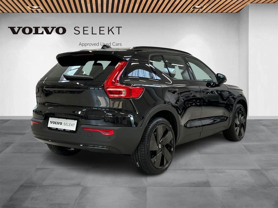 Volvo EX40 Twin Black Edition 5d