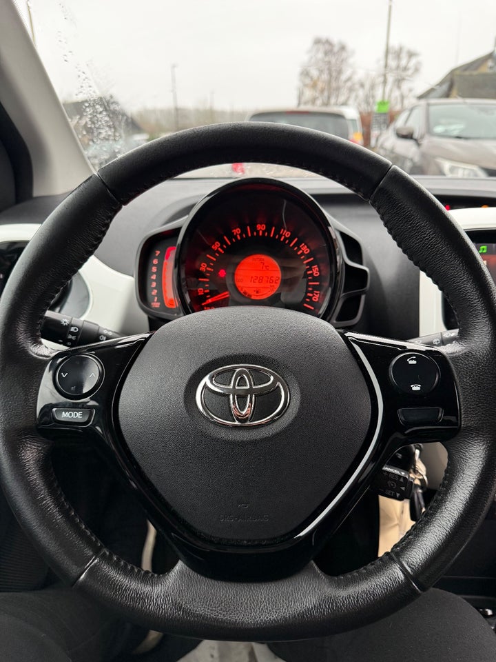 Toyota Aygo 1,0 VVT-i x-sky 5d