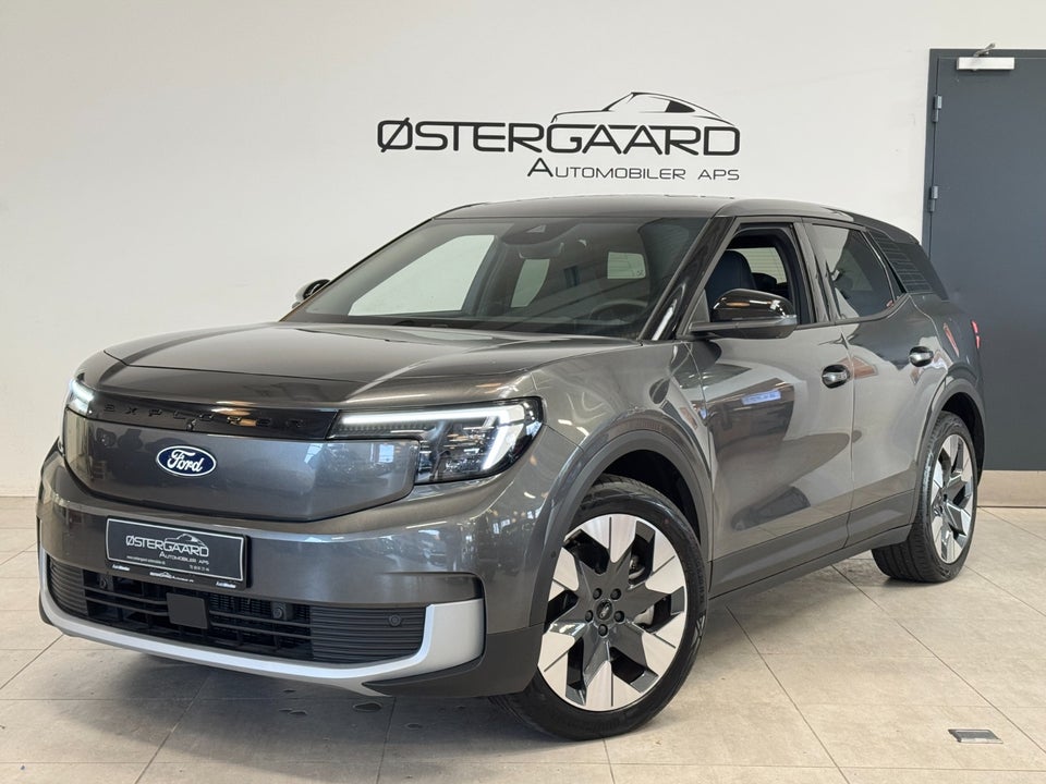 Ford Explorer 77 Premium Extended Range 5d