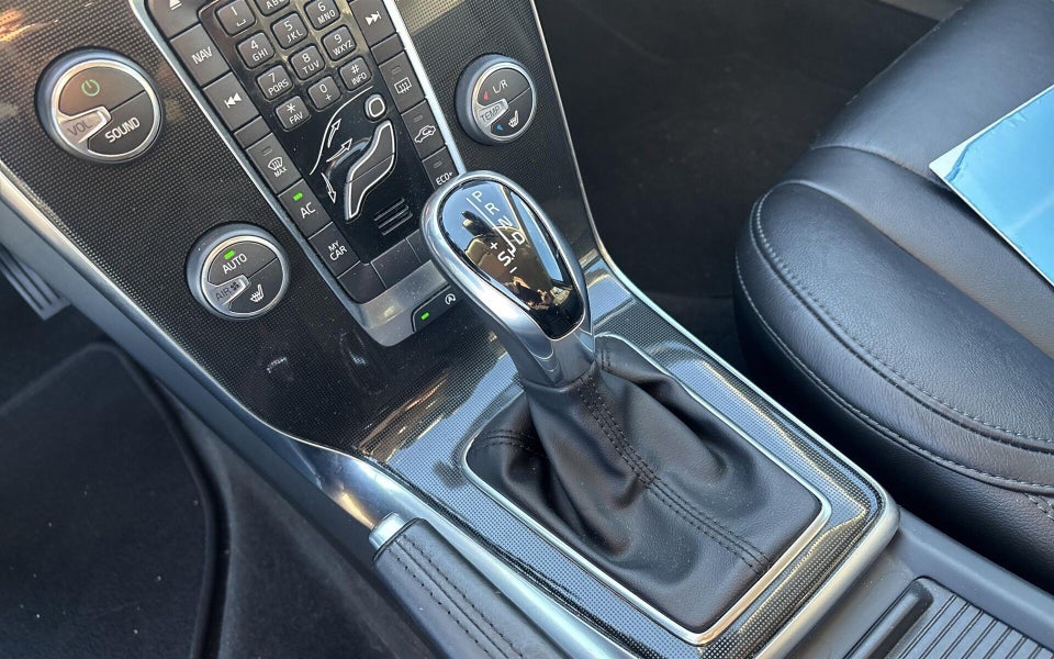 Volvo V40 1,5 T3 152 Momentum aut. 5d