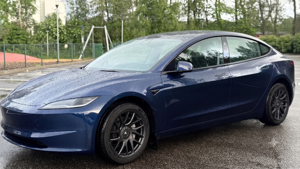 Tesla Model 3 RWD 4d