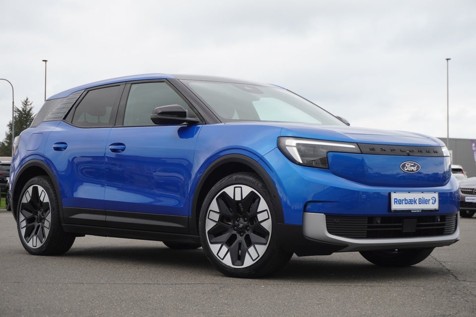 Ford Explorer 82 Premium Extended Range 5d