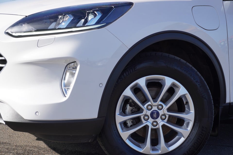 Ford Kuga 2,5 HEV Titanium CVT 5d