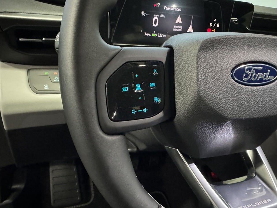 Ford Explorer 84 Select Extended Range AWD 5d