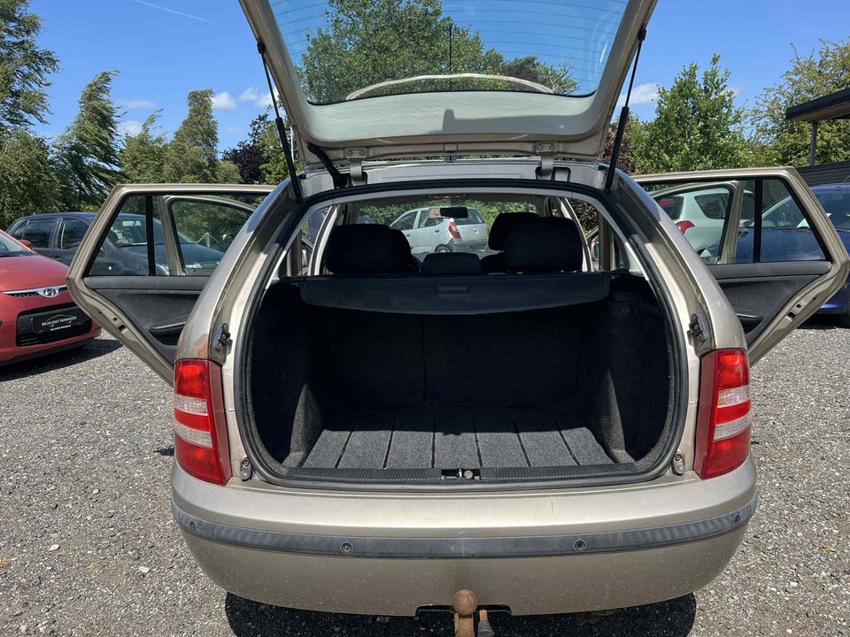 Skoda Fabia 1,4 16V 75 Ambiente Combi 5d