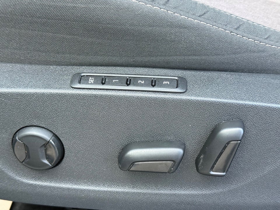 Skoda Enyaq 60 iV Loft 5d