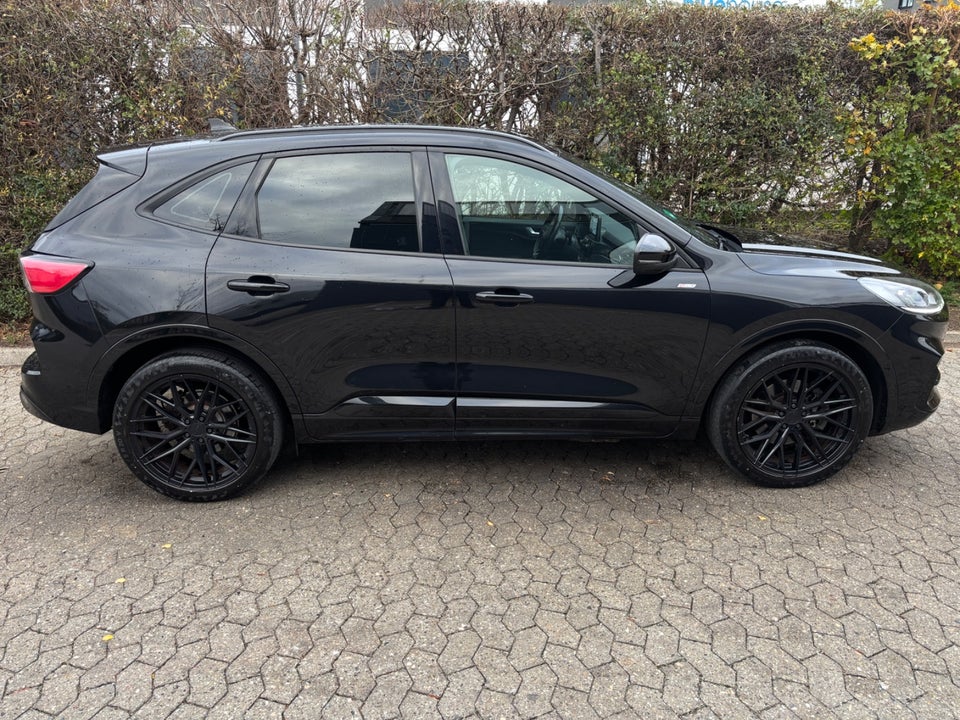 Ford Kuga 2,5 PHEV ST-Line CVT 5d