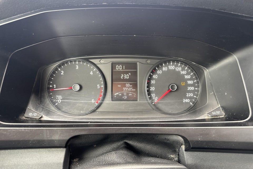 VW Transporter 2,0 TDi 102 Kassevogn lang