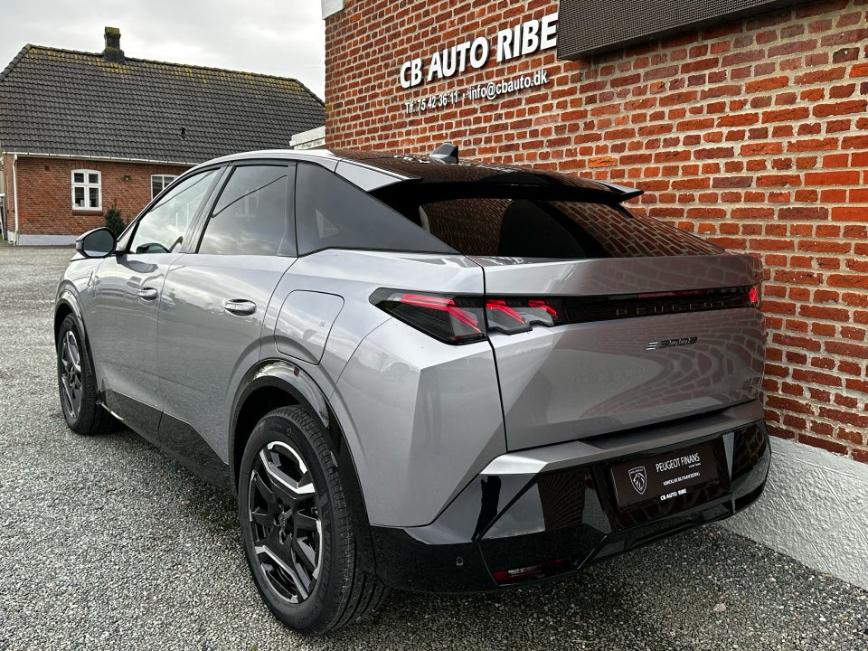 Peugeot e-3008 77 GT Pack 5d