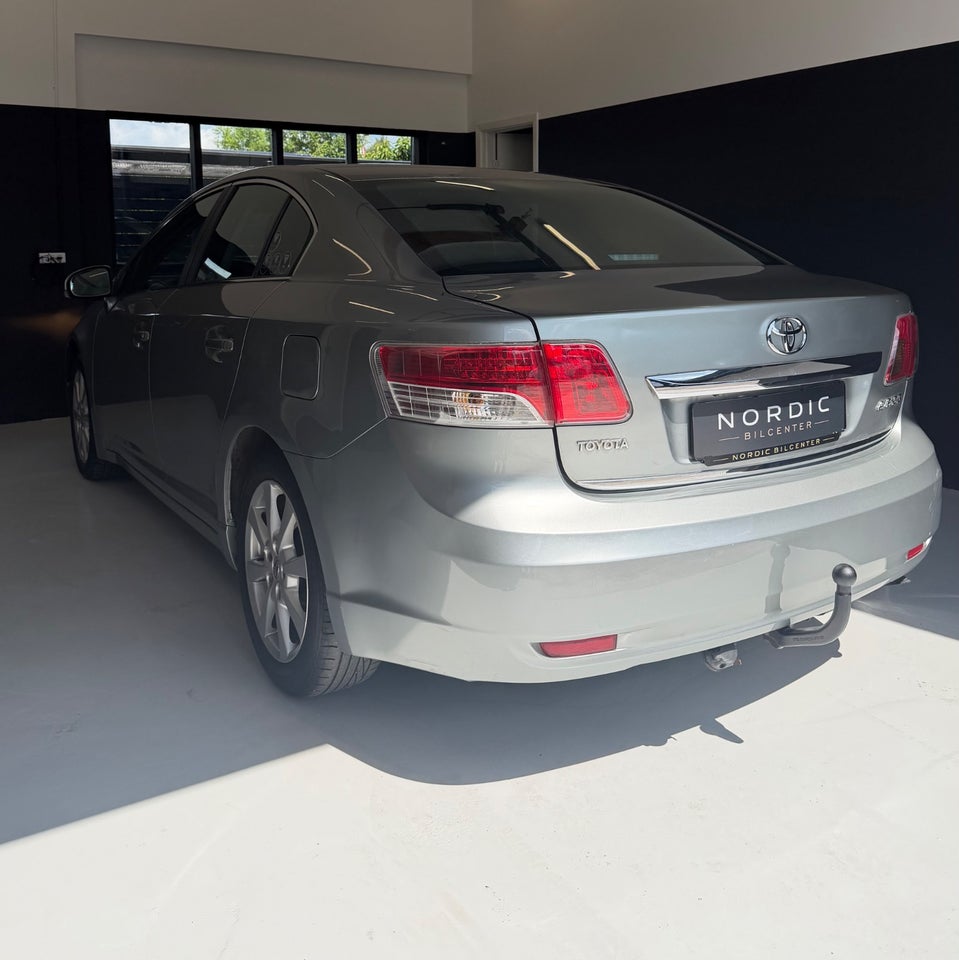Toyota Avensis 1,8 VVT-i T2 E-CVT 4d