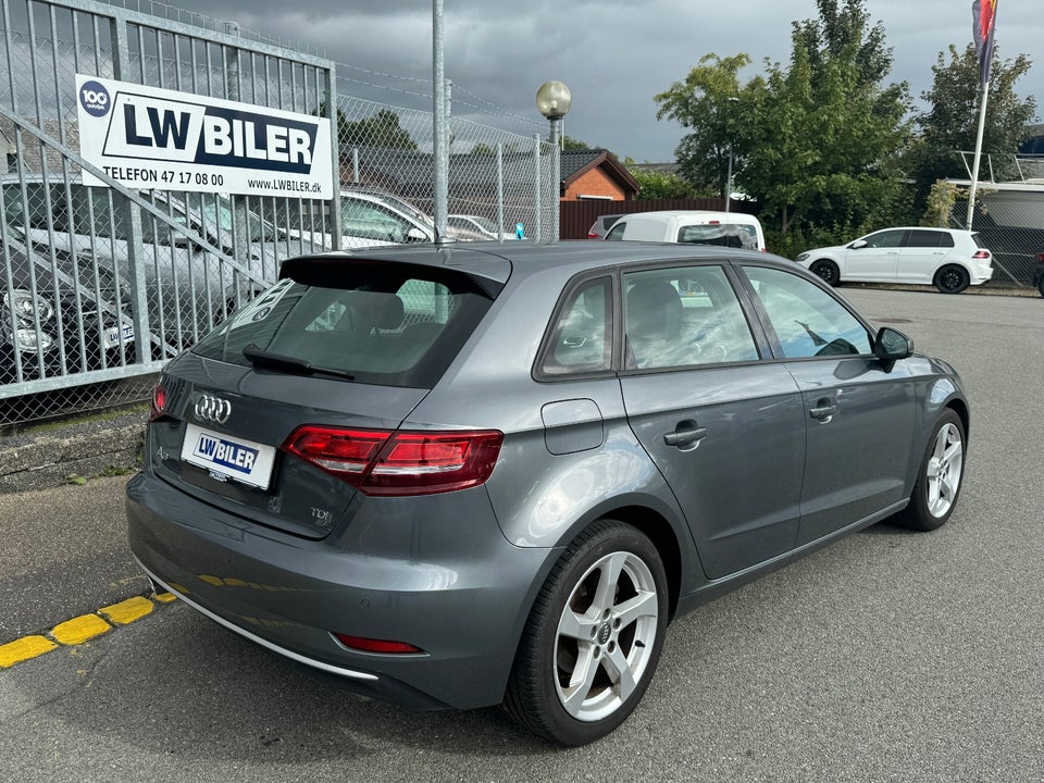 Audi A3 1,6 TDi 116 Sport Sportback 5d