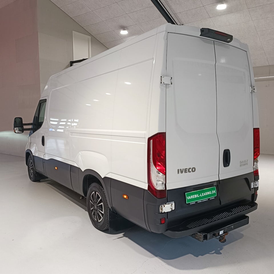 Iveco Daily 2,3 35S16 12m³ Van AG8