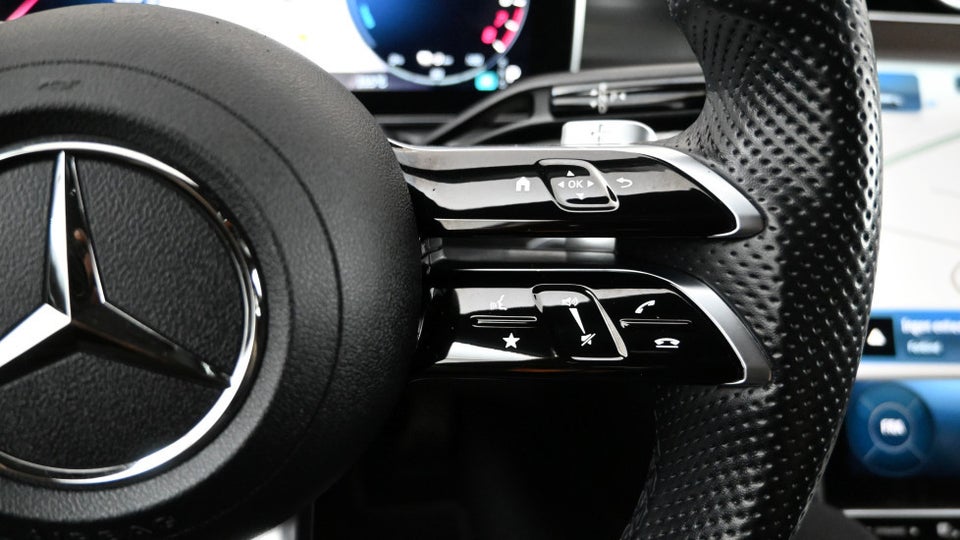 Mercedes C300 e 2,0 AMG Line stc. aut. 5d