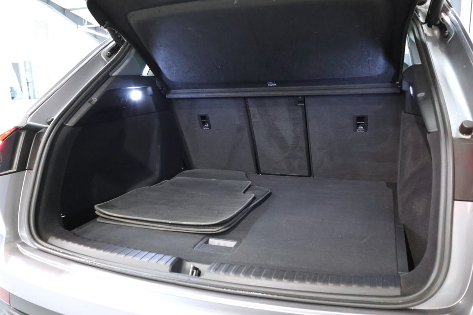 Audi Q4 e-tron 45 Advance quattro 5d