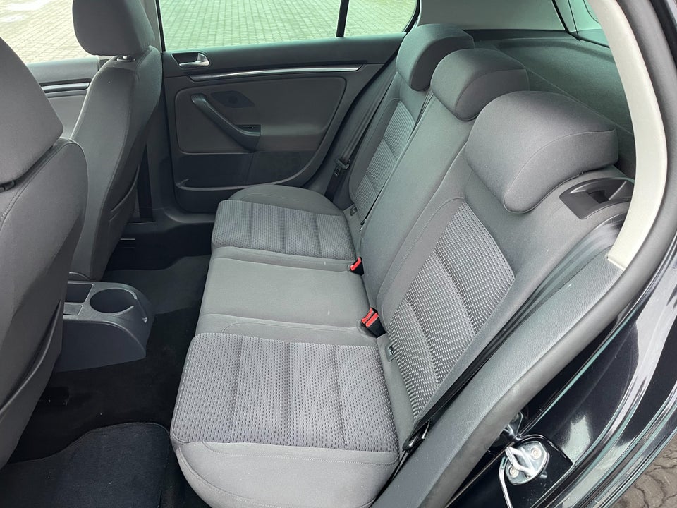 VW Golf V 1,6 GT Sport 5d