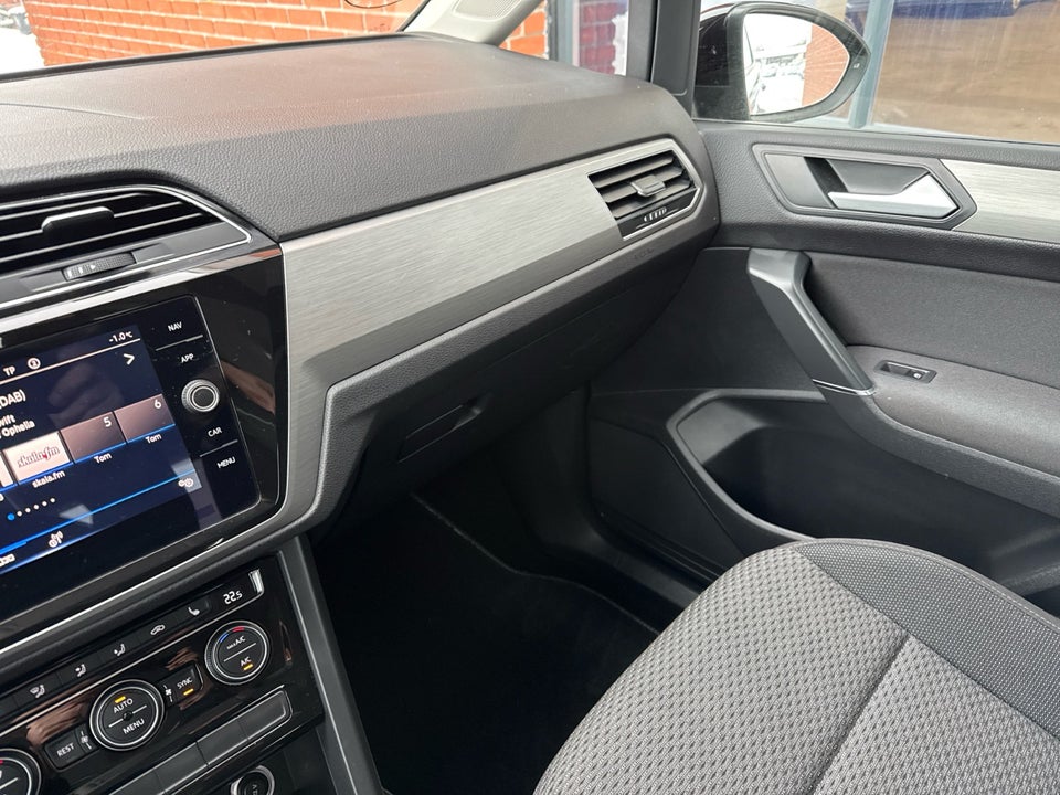VW Touran 2,0 TDi 122 Comfortline Van 5d