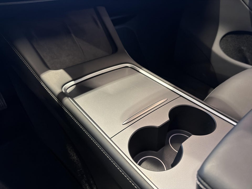 Tesla Model Y RWD 5d