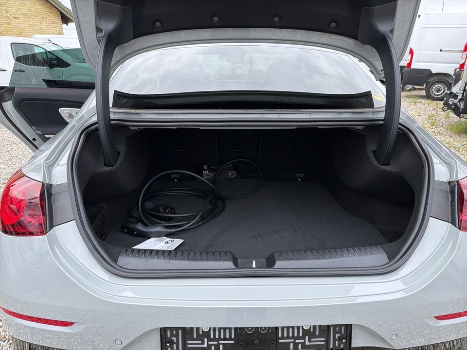 Mercedes CLA350 EQ 4Matic 4d